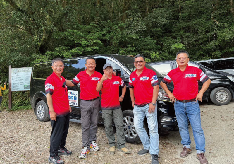 浸水營古道接駁實錄-幻象遊蹤出動6台九人座，協助團體安全順利登山的第2張圖片